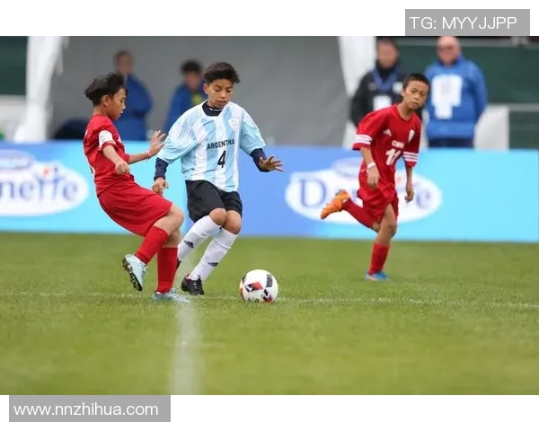 戴小皮筋的足球明星背后的故事与风采揭秘 戴小皮筋的足球明星背后的故事与风采揭秘