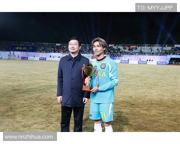 香港球迷热议足球明星表现与个人魅力引发的多元观点与情感共鸣